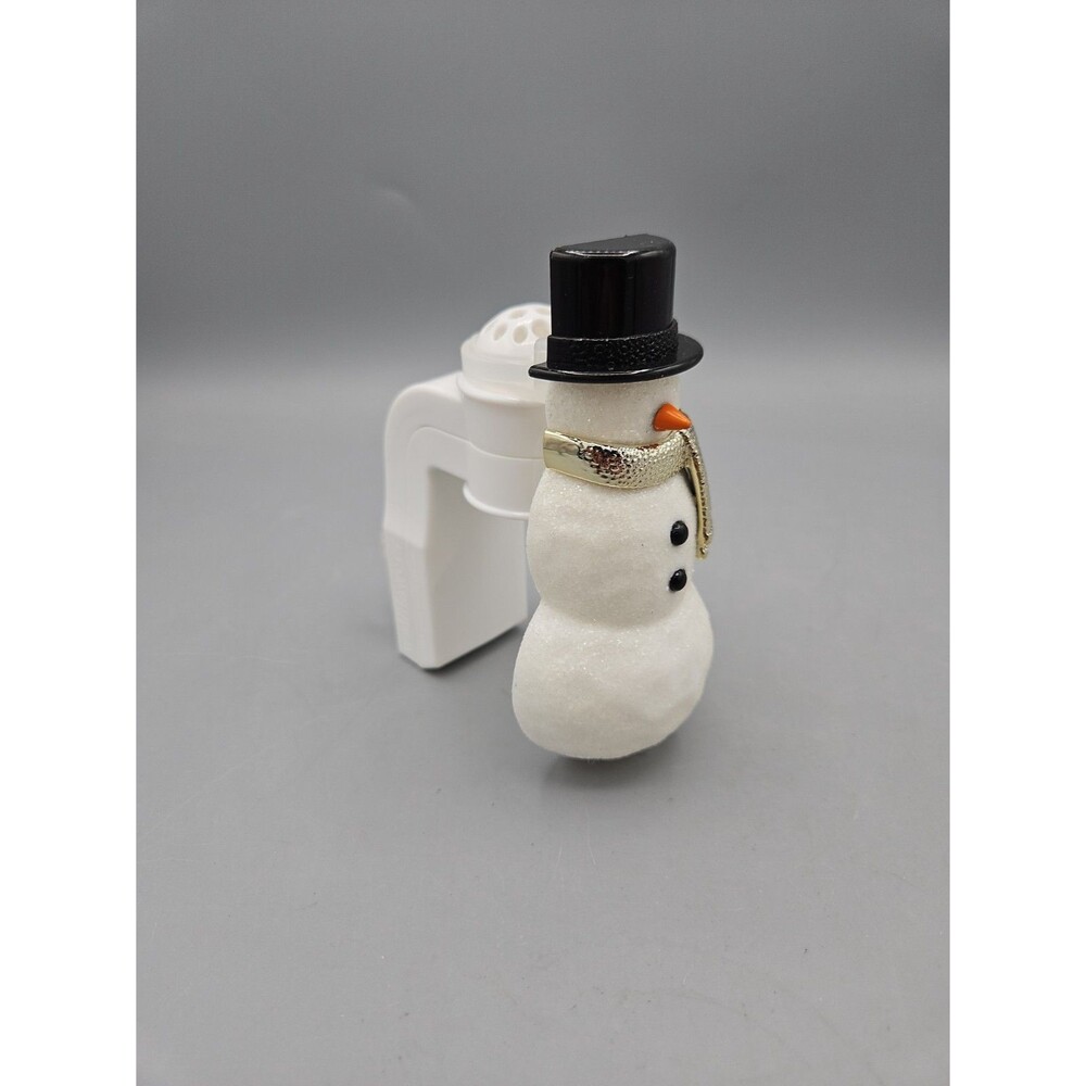 Bath & Body Works SNOWMAN Nightlight Wallflowers Fragrance Plug  ~ HOLIDAY ~